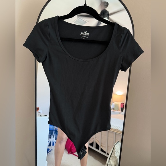 Hollister Tops - Hollister Black Scoop Neck Short-Sleeve Bodysuit